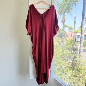 City Chic Satin Batwing Cocoon Kaftan with Pockets in Burgundy Red plus size L20